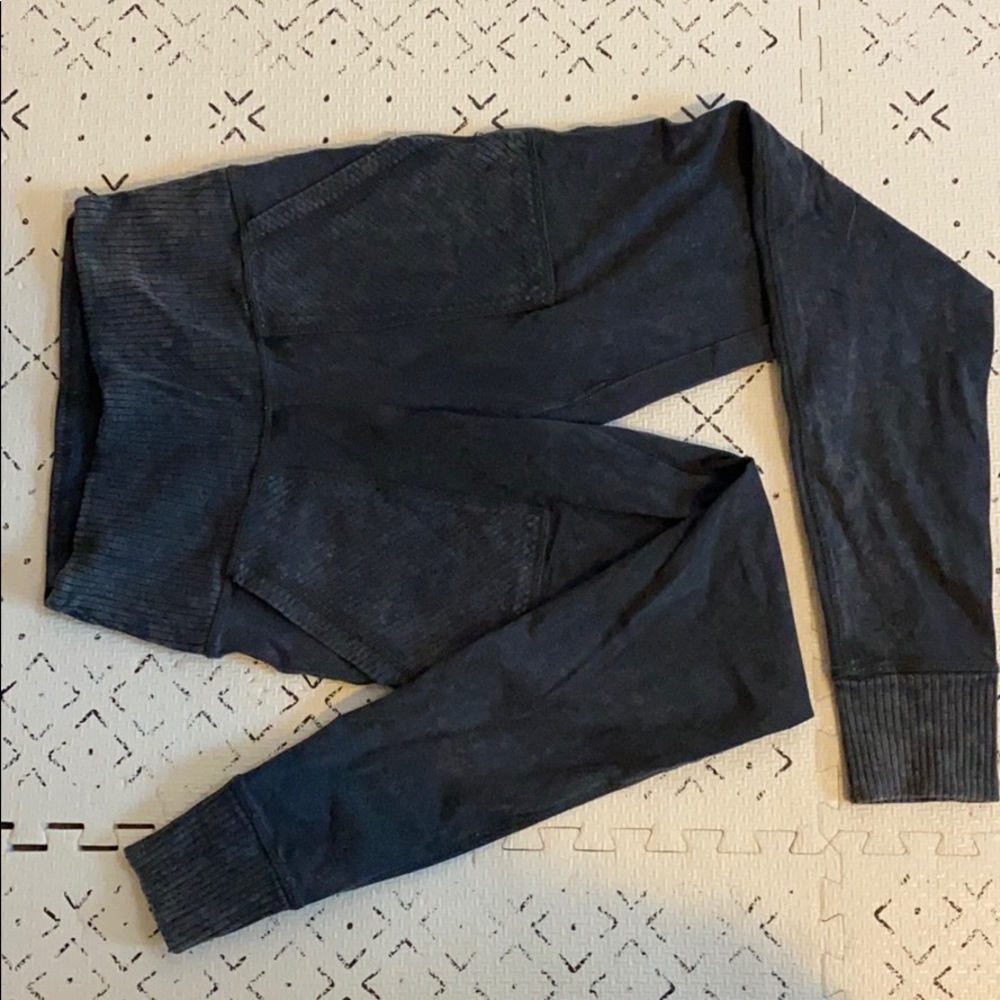 Aerie charcoal grey washed joggers